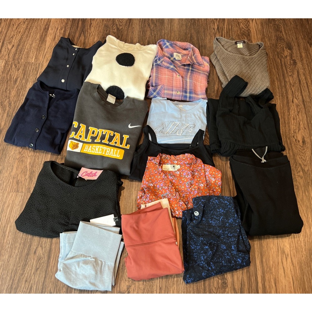 Lot of 15 Women's Tops Shorts Blouses Dresses Leggings Great Brands Size S READ
